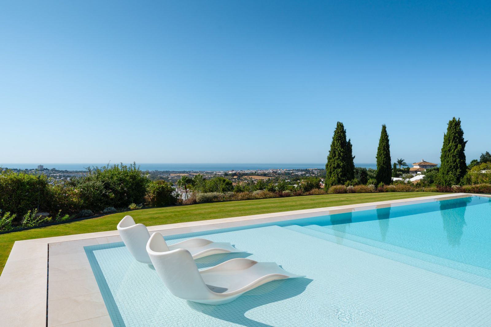 03 swimming pool terrace ocean view