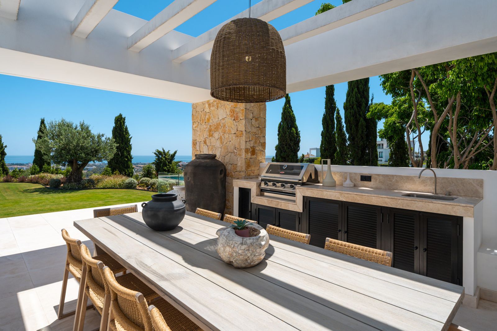 27 outdoor kitchen coastal view